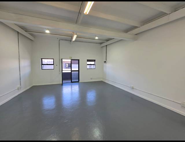 48M² WAREHOUSE TO LET IN PAARDEN EILAND